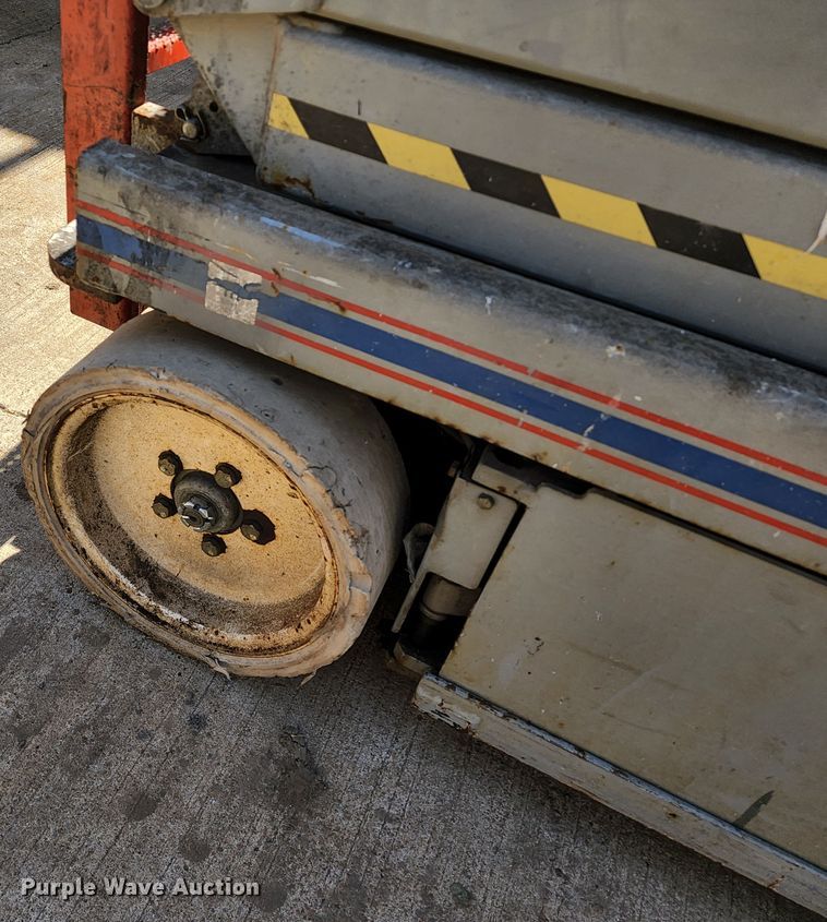 image for item KT9852 Skyjack SJIII 3226  scissor lift