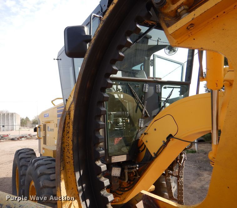 image for item LJ9964 2007 Komatsu GD655-3E0  motor grader