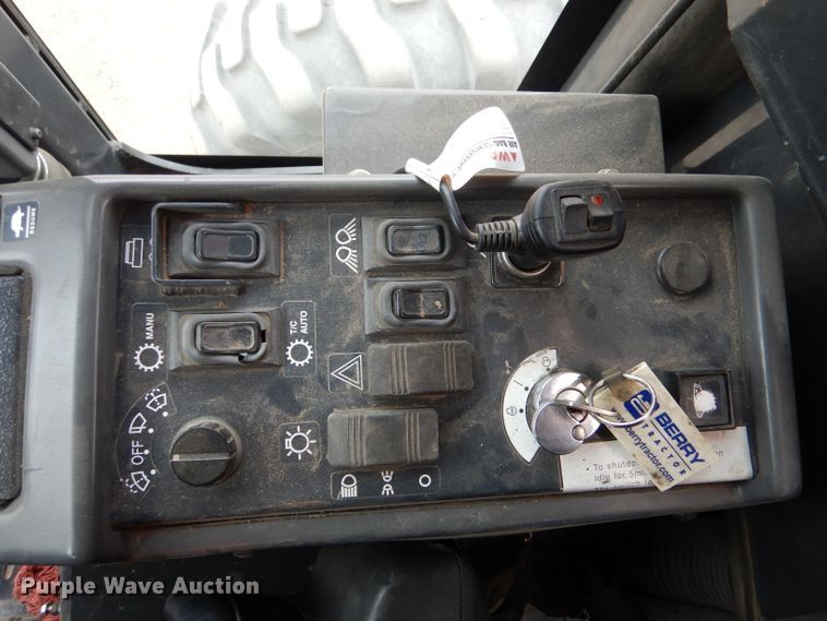 image for item LJ9964 2007 Komatsu GD655-3E0  motor grader