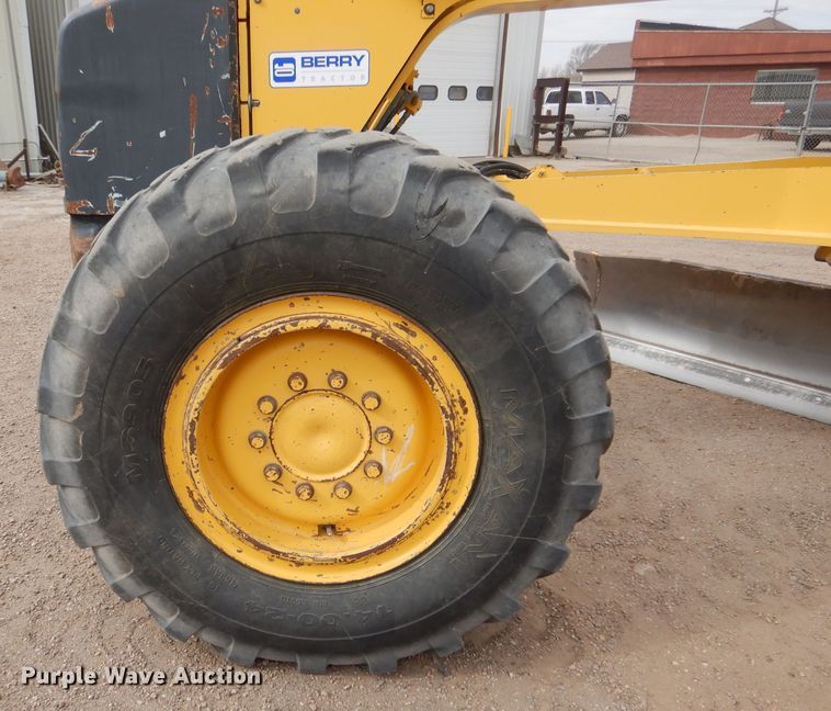 image for item LJ9964 2007 Komatsu GD655-3E0  motor grader