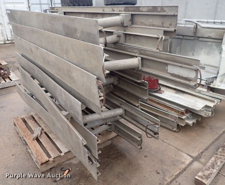 image for item MA9572 Aluminum trench shoring jacks