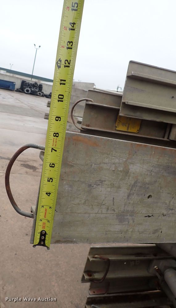 image for item MA9572 Aluminum trench shoring jacks