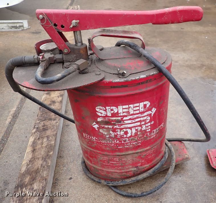 image for item MA9572 Aluminum trench shoring jacks