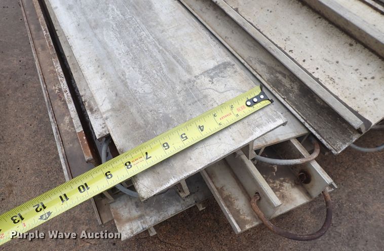 image for item MA9572 Aluminum trench shoring jacks