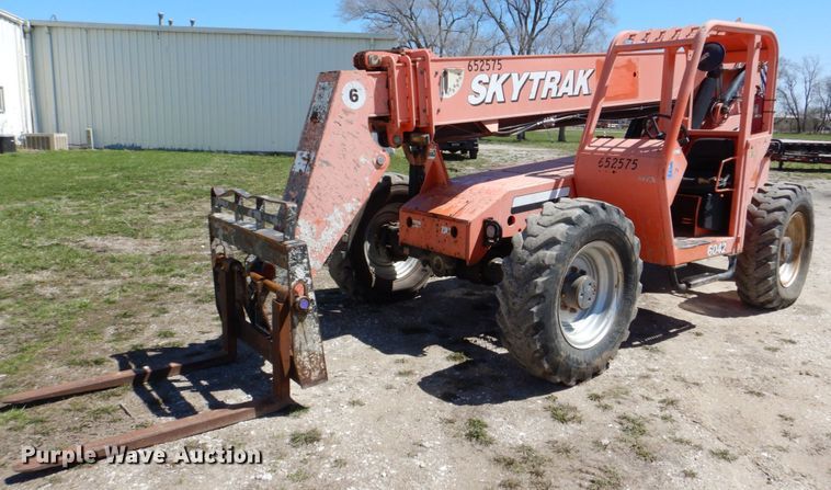 image for item MF9009 2007 JLG Skytrak 6042  telehandler