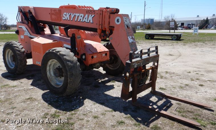 image for item MF9009 2007 JLG Skytrak 6042  telehandler