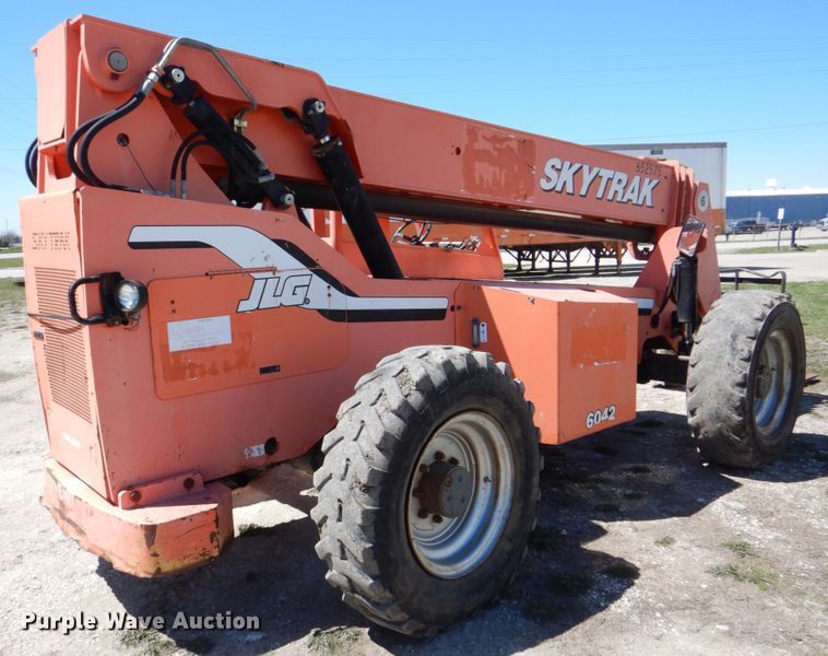 image for item MF9009 2007 JLG Skytrak 6042  telehandler