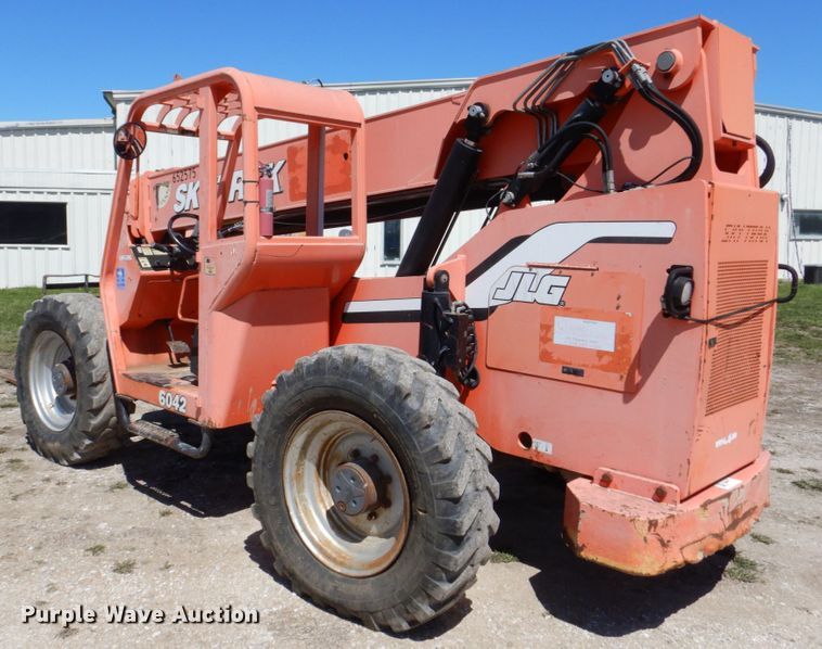 image for item MF9009 2007 JLG Skytrak 6042  telehandler