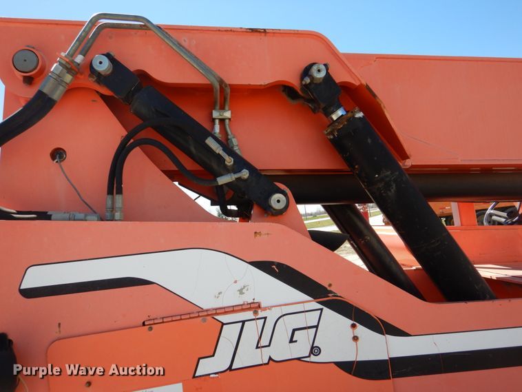 image for item MF9009 2007 JLG Skytrak 6042  telehandler