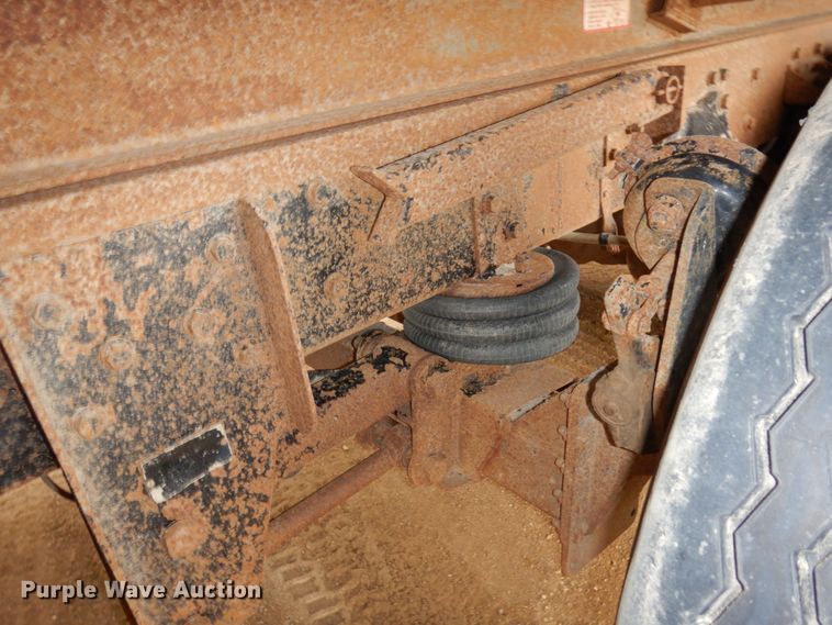 image for item MF9535 2006 Sterling AT9500  dump truck