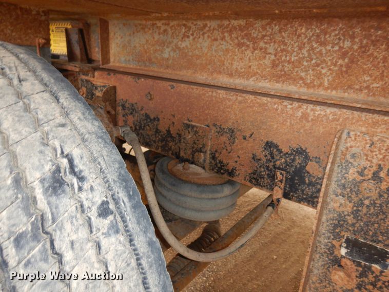 image for item MF9535 2006 Sterling AT9500  dump truck