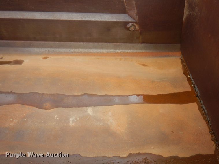 image for item MF9535 2006 Sterling AT9500  dump truck