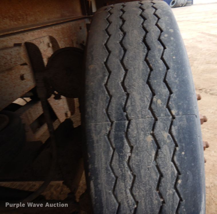 image for item MF9535 2006 Sterling AT9500  dump truck