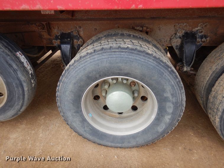 image for item MF9535 2006 Sterling AT9500  dump truck