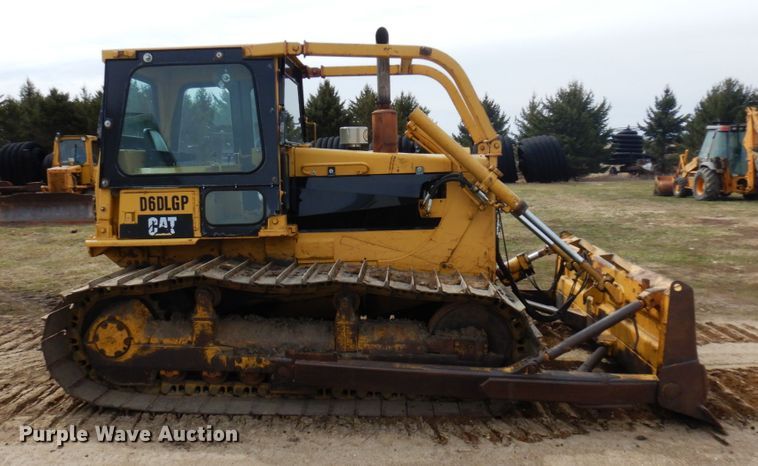 image for item MF9538 1983 Caterpillar D6D  dozer