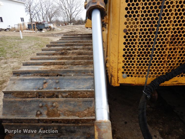 image for item MF9538 1983 Caterpillar D6D  dozer