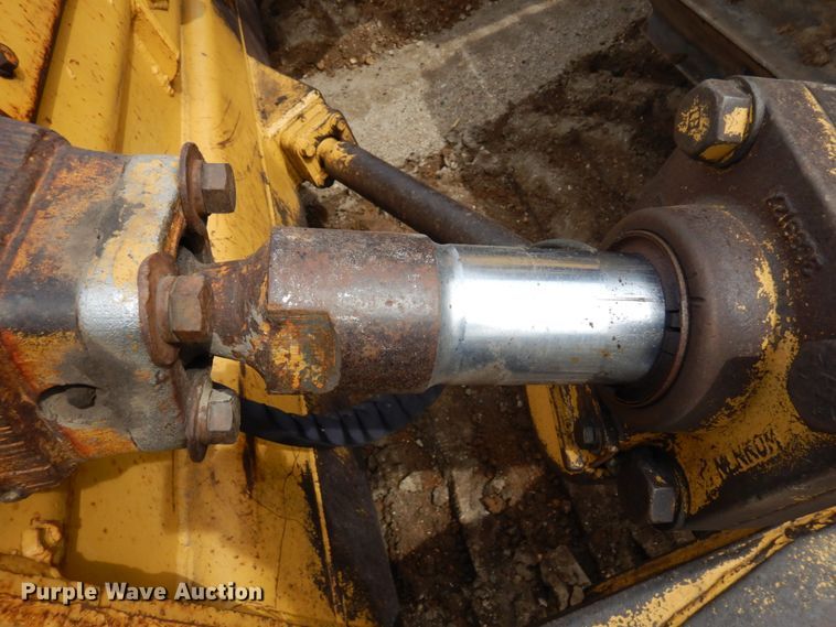 image for item MF9538 1983 Caterpillar D6D  dozer