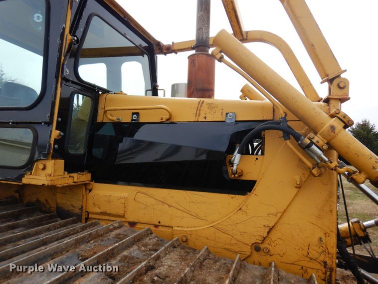 image for item MF9538 1983 Caterpillar D6D  dozer