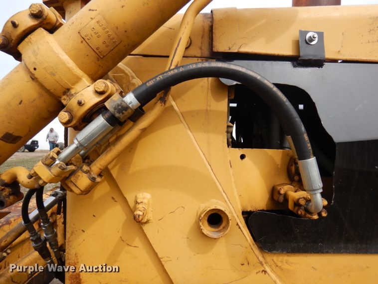 image for item MF9538 1983 Caterpillar D6D  dozer