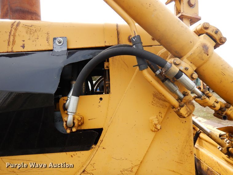 image for item MF9538 1983 Caterpillar D6D  dozer