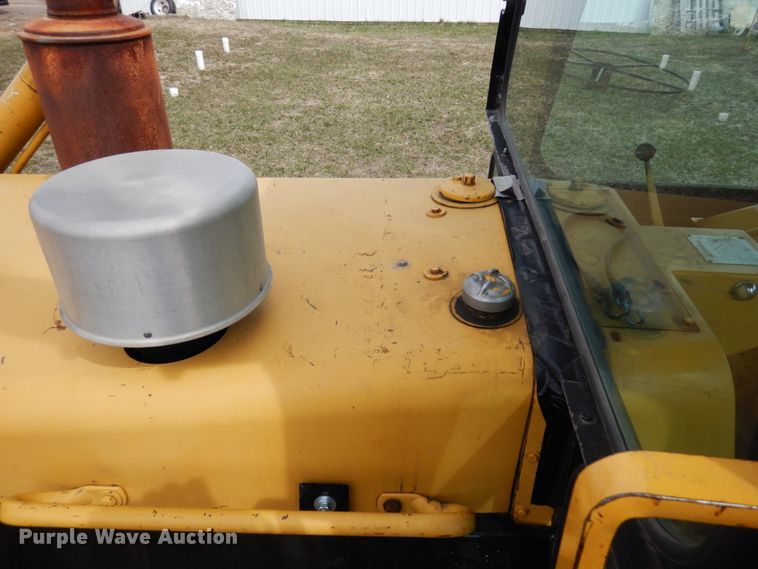 image for item MF9538 1983 Caterpillar D6D  dozer