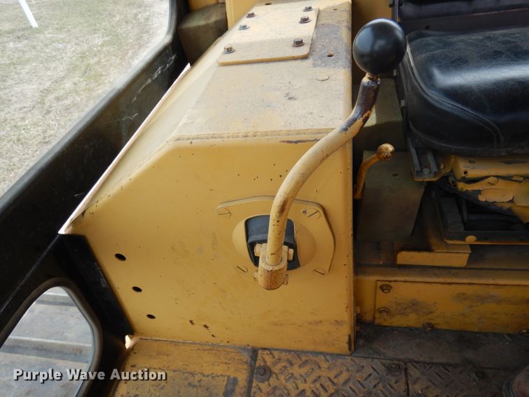 image for item MF9538 1983 Caterpillar D6D  dozer