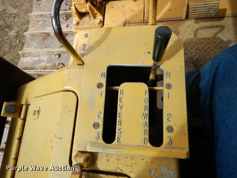 image for item MF9538 1983 Caterpillar D6D  dozer