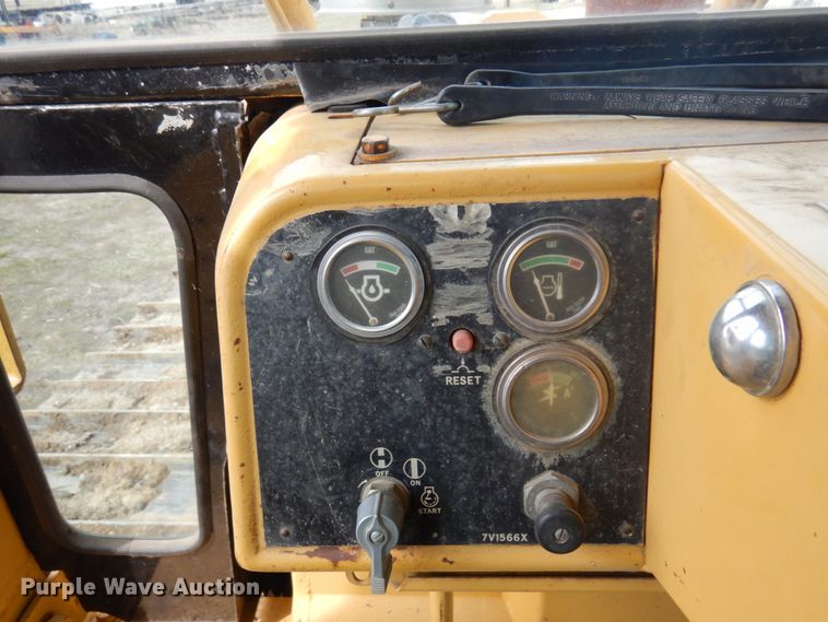 image for item MF9538 1983 Caterpillar D6D  dozer