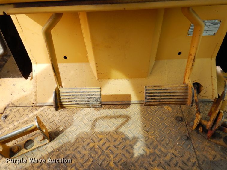 image for item MF9538 1983 Caterpillar D6D  dozer
