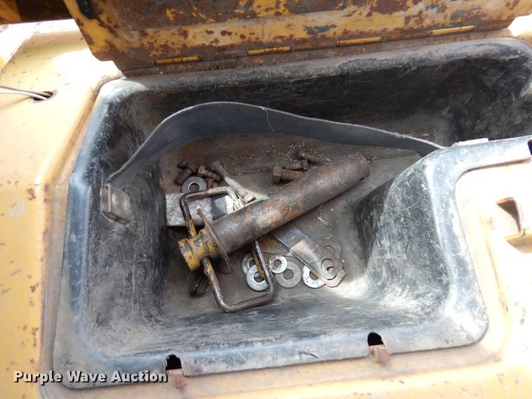 image for item MF9538 1983 Caterpillar D6D  dozer