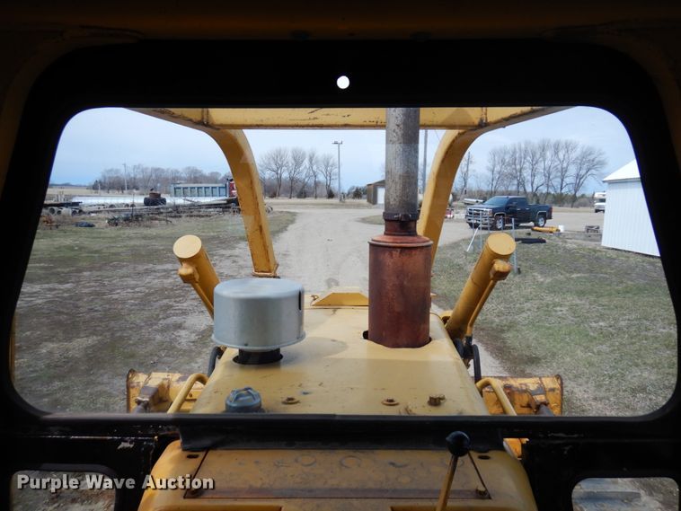 image for item MF9538 1983 Caterpillar D6D  dozer