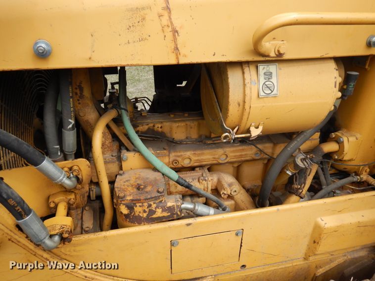 image for item MF9538 1983 Caterpillar D6D  dozer