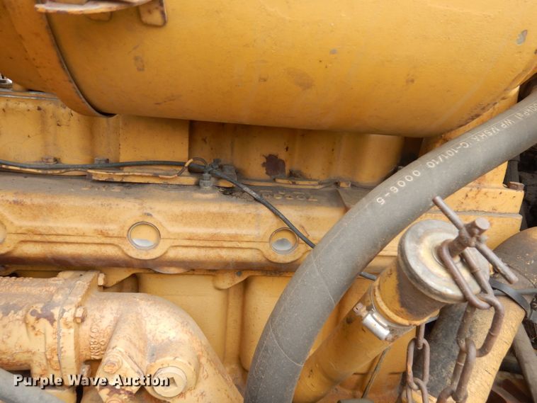 image for item MF9538 1983 Caterpillar D6D  dozer