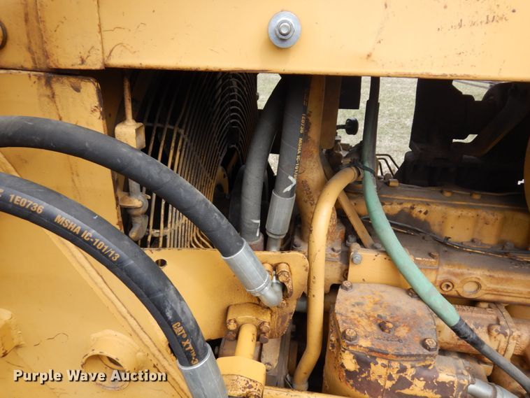 image for item MF9538 1983 Caterpillar D6D  dozer