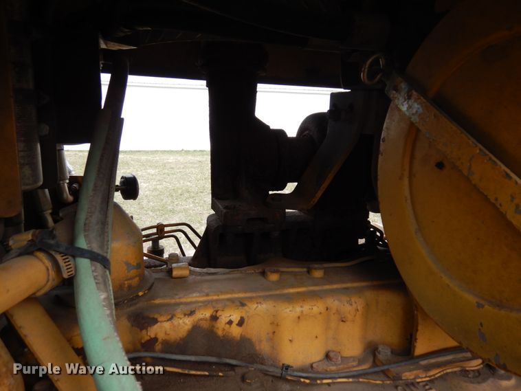 image for item MF9538 1983 Caterpillar D6D  dozer