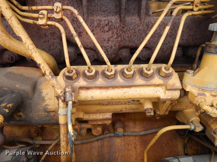 image for item MF9538 1983 Caterpillar D6D  dozer
