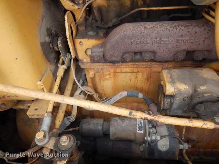 image for item MF9538 1983 Caterpillar D6D  dozer