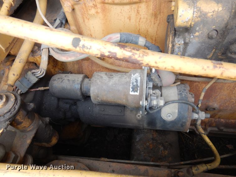 image for item MF9538 1983 Caterpillar D6D  dozer