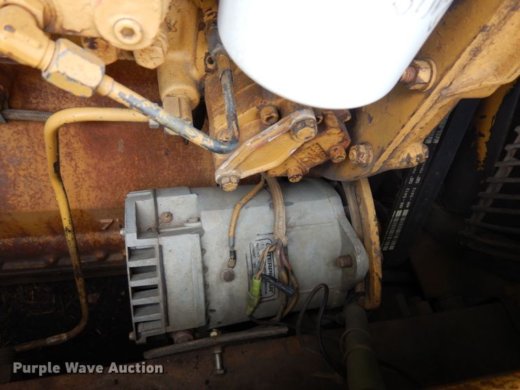 image for item MF9538 1983 Caterpillar D6D  dozer
