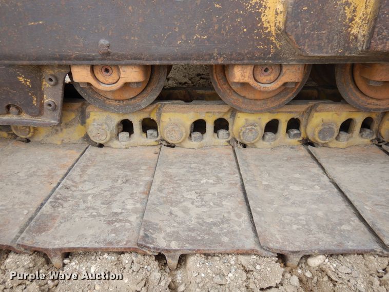 image for item MF9538 1983 Caterpillar D6D  dozer