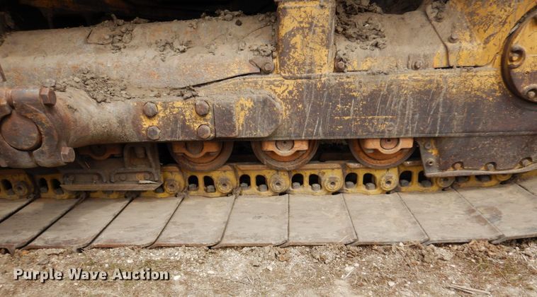 image for item MF9538 1983 Caterpillar D6D  dozer