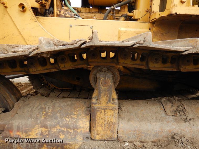 image for item MF9538 1983 Caterpillar D6D  dozer