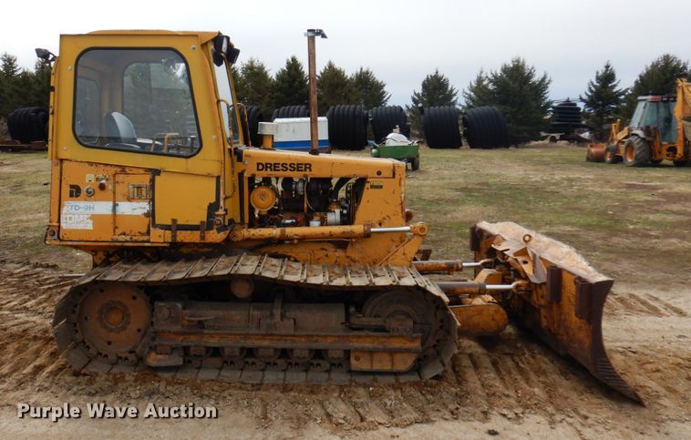 image for item MF9544 1996 Dresser TD9H  dozer