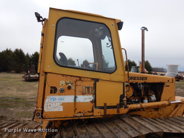 image for item MF9544 1996 Dresser TD9H  dozer