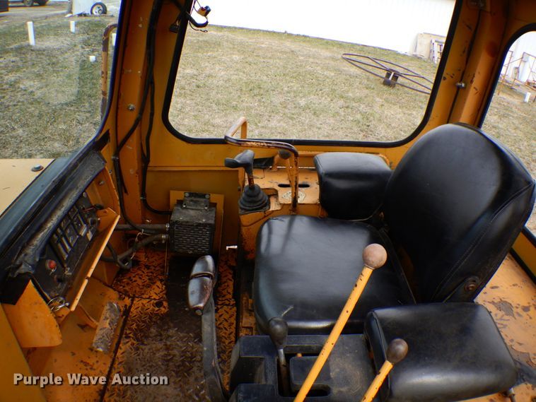 image for item MF9544 1996 Dresser TD9H  dozer