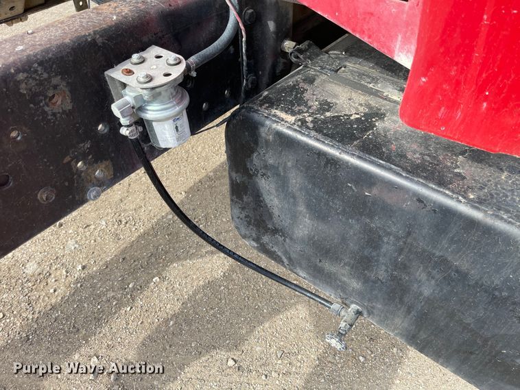 image for item MJ9546 1985 Ford F800  truck cab and chassis