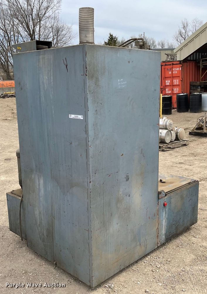 Axe parts washer in Wamego, KS Item MJ9559 sold Purple Wave