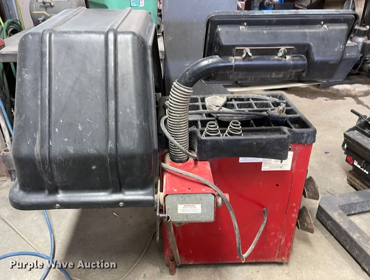 image for item MJ9574 Coats 950  wheel balancer