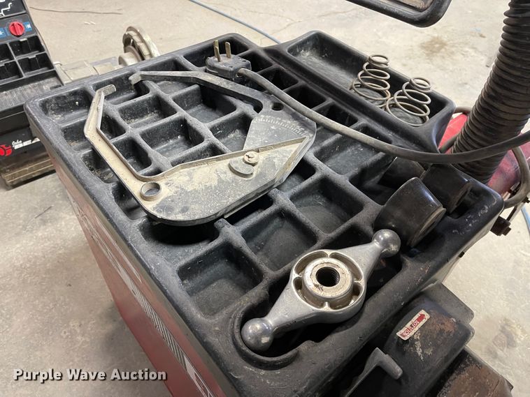 image for item MJ9574 Coats 950  wheel balancer