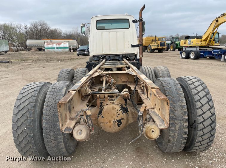 image for item MJ9594 1988 Ford  LNT8000  truck cab and chassis